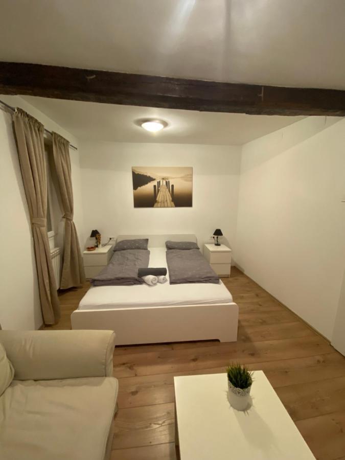 Rooms And Apartments Nokturno Загреб Екстериор снимка