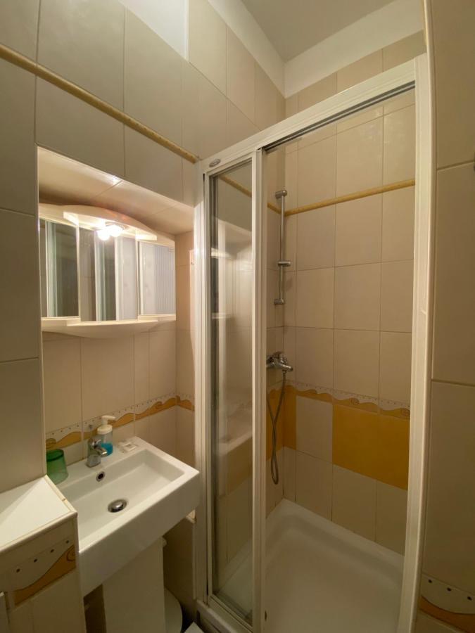 Rooms And Apartments Nokturno Загреб Екстериор снимка