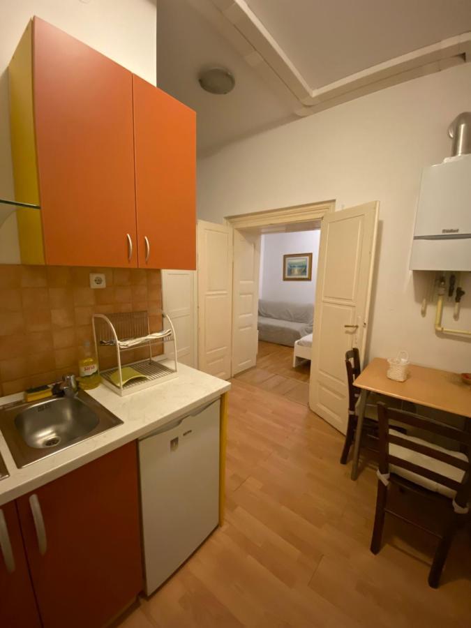 Rooms And Apartments Nokturno Загреб Екстериор снимка